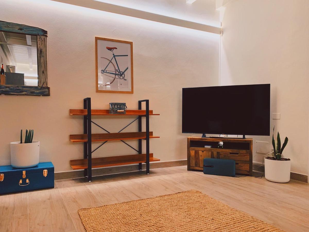 Apartment Charme And Relax With Garden And Swimming Pool Desenzano del Garda Luaran gambar