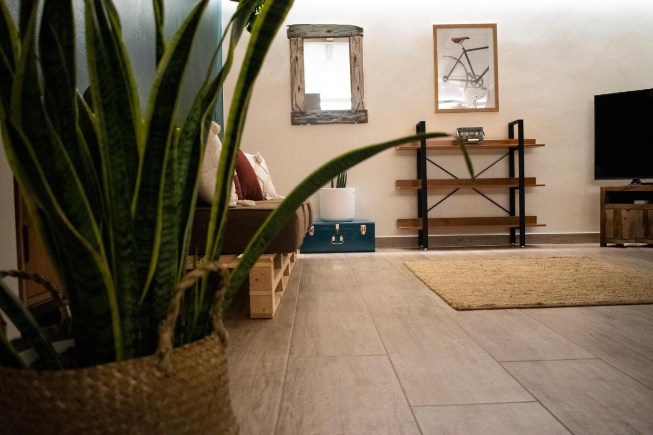 Apartment Charme And Relax With Garden And Swimming Pool Desenzano del Garda Luaran gambar